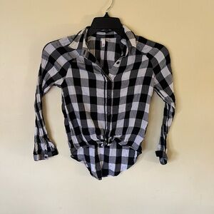 So Black and White Plaid Button-Up Shirt Girls Large
